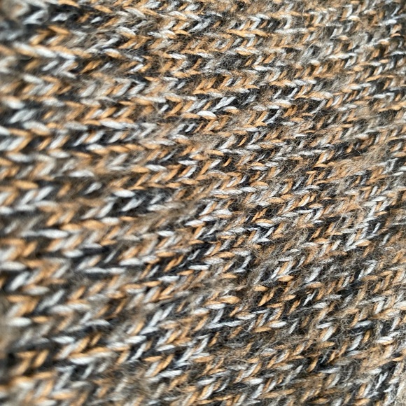 Alpaca Knit Sweater - Picture 2 of 2